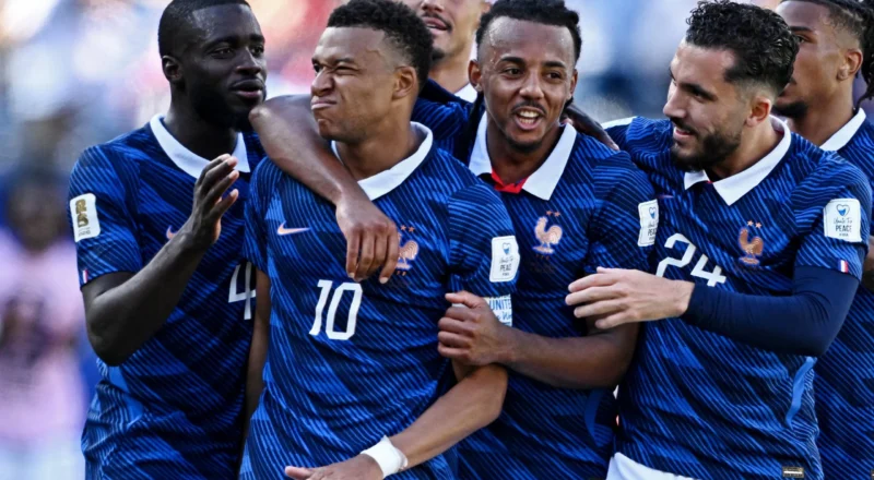 Mbappé’s belter steals show as fluid France see off late Senegal challenge