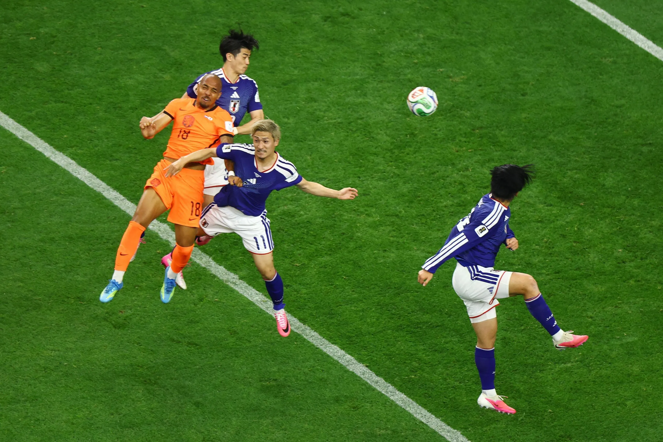 Netherlands' Donyell Malen in action.