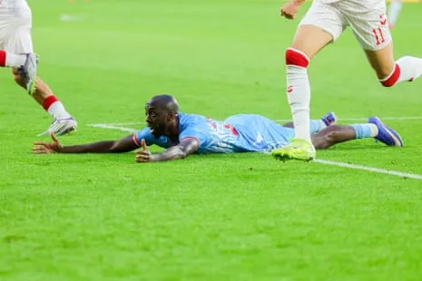 Yoane Wissa on the floor. Yoane Wissa on the floor.