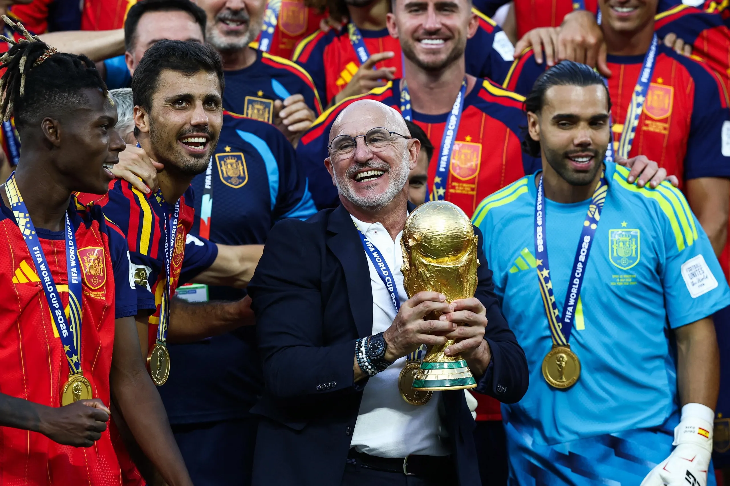 Spain’s Luis de la Fuente with the World Cup trophy